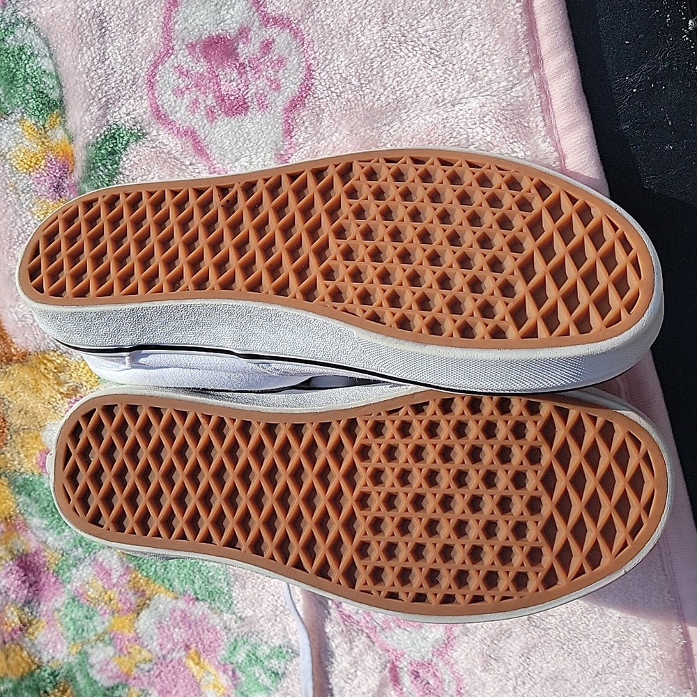 VANS - Picture 3 of 5